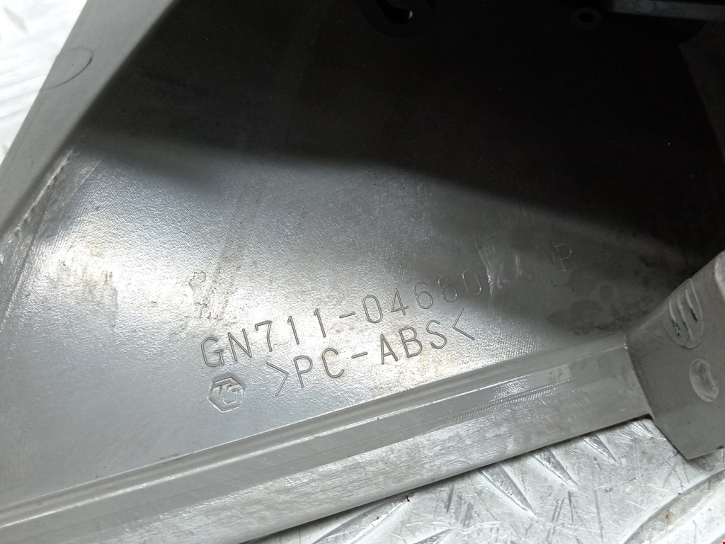 Дефлектор воздушный MITSUBISHI Grandis 2003-2011