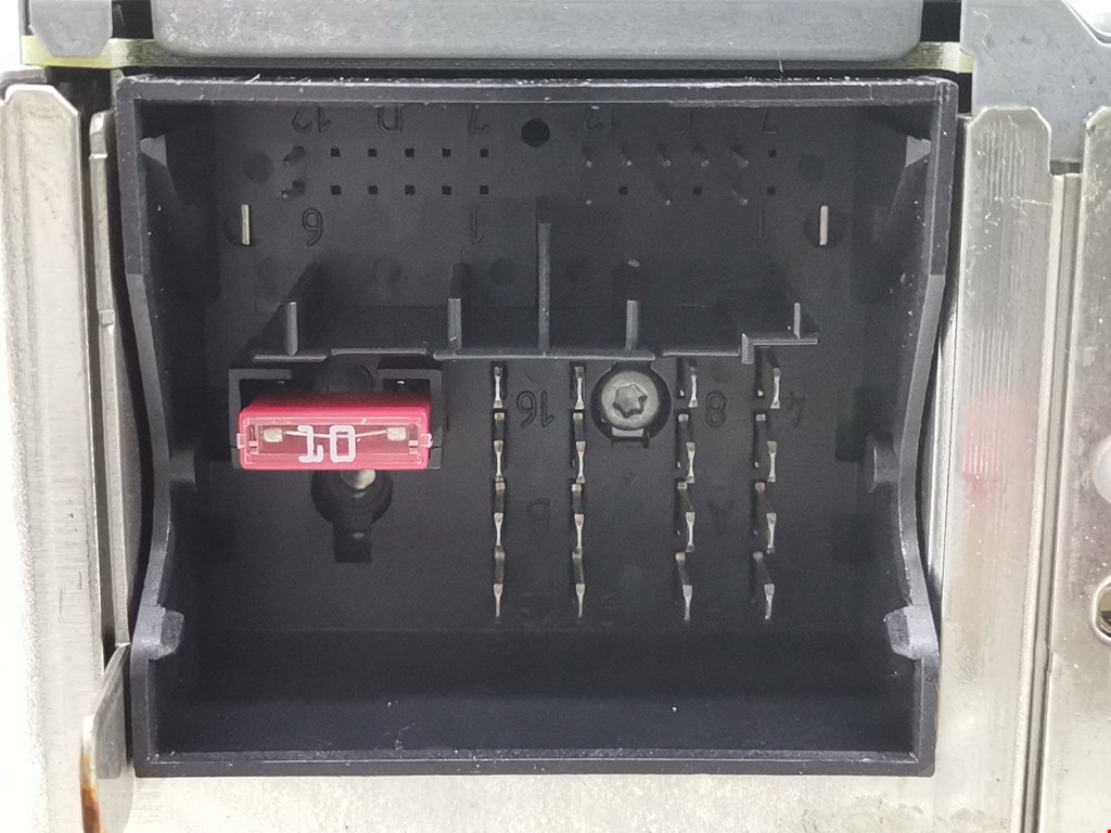 Магнитола VOLKSWAGEN Touran 2003-2010