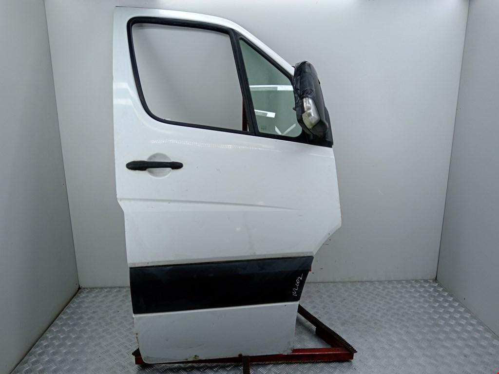 Обшивка (карта) двери передней правой Mercedes Sprinter 2 (W906) (2006-2016)