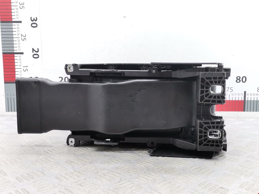 Подлокотник в салон VOLKSWAGEN Passat B6 2005-2011