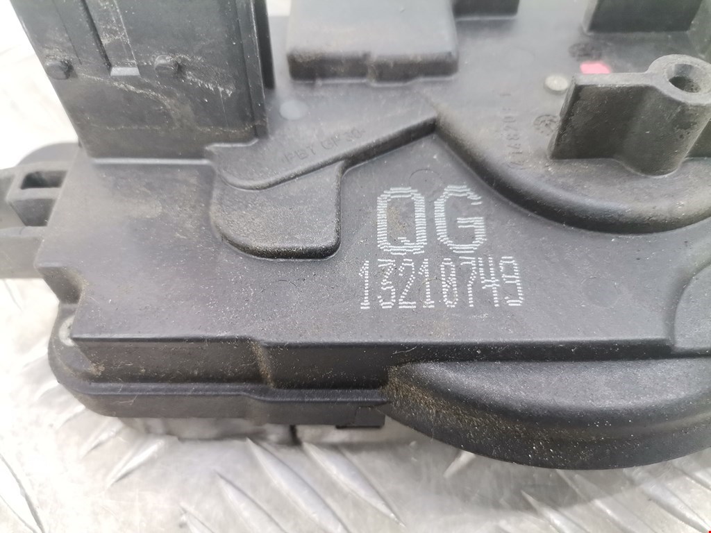 Замок двери передней правой OPEL Astra H/Family 2004-2015