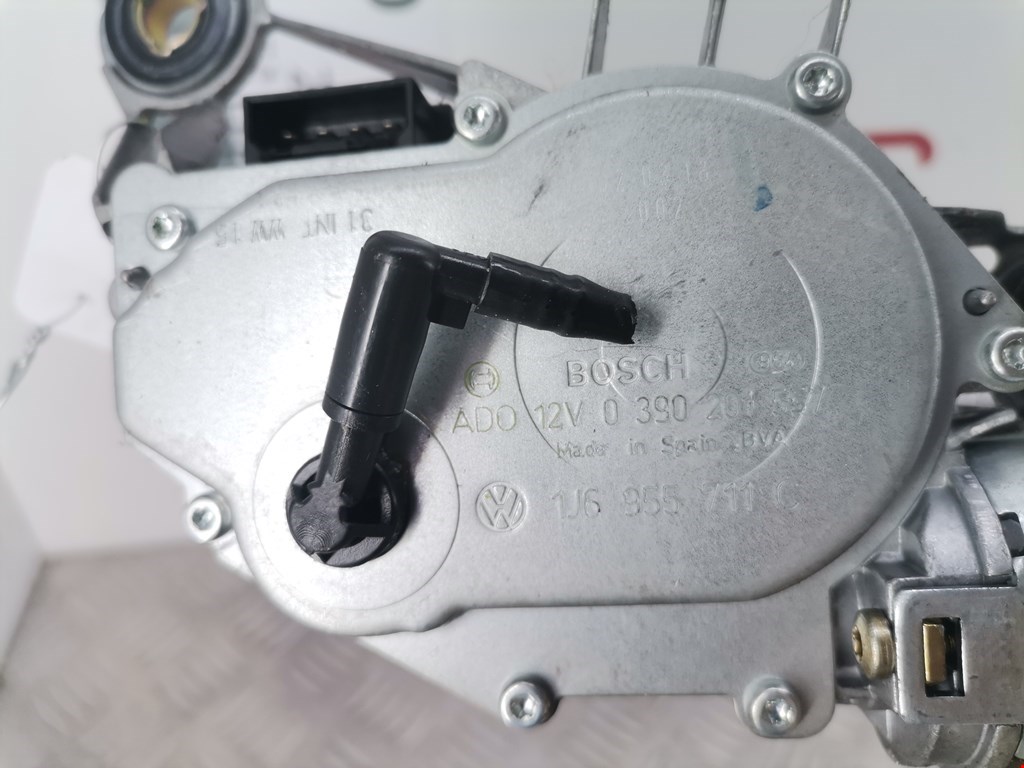 Моторчик стеклоочистителя задний VOLKSWAGEN Bora 1998-2005