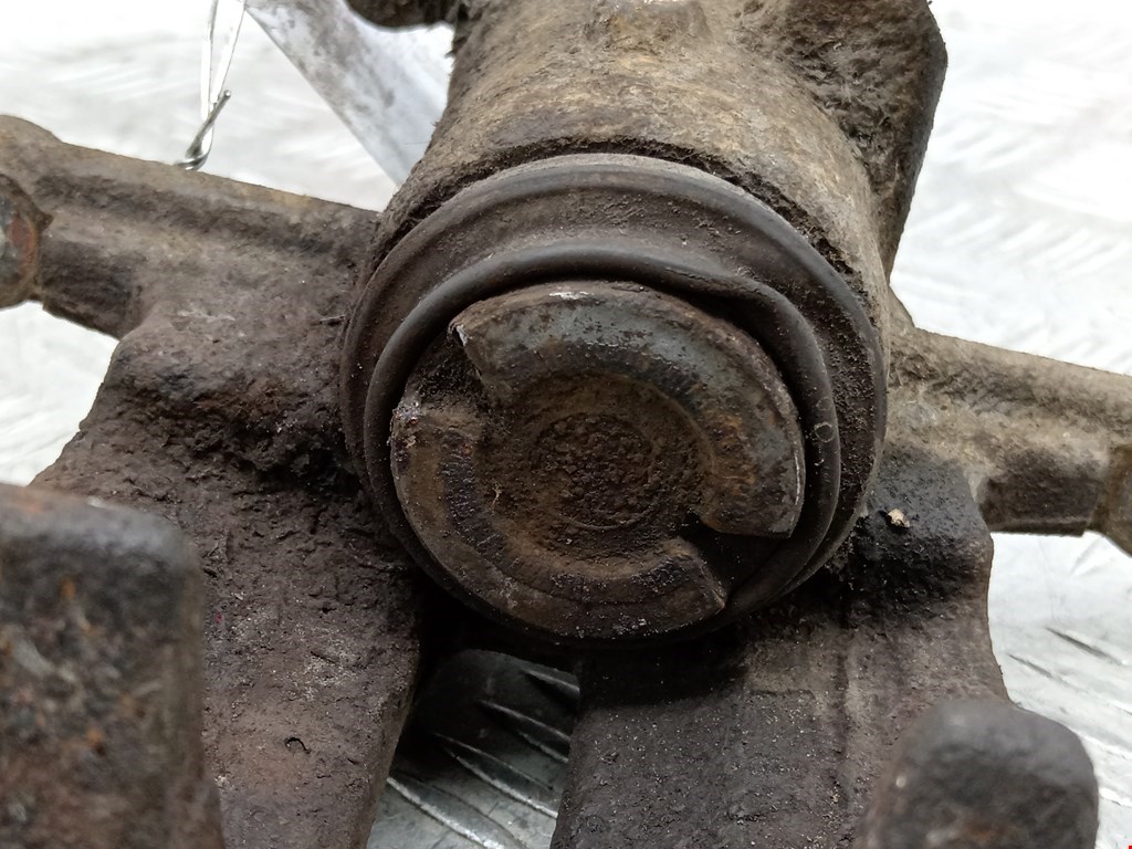 Суппорт задний левый VOLKSWAGEN Transporter T5 2003-2015