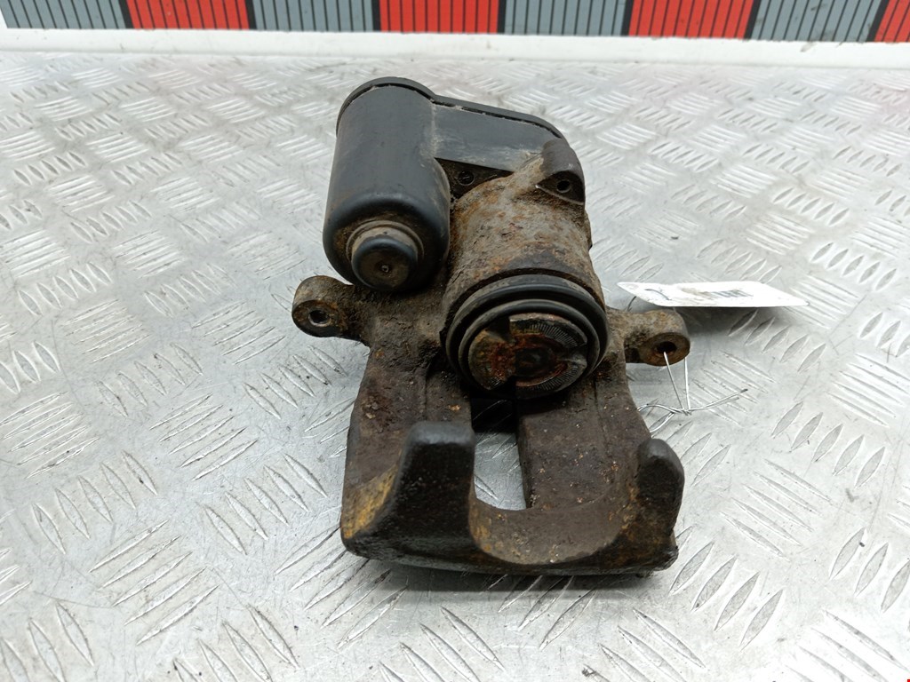 Суппорт задний левый VOLKSWAGEN Passat B6 2005-2011