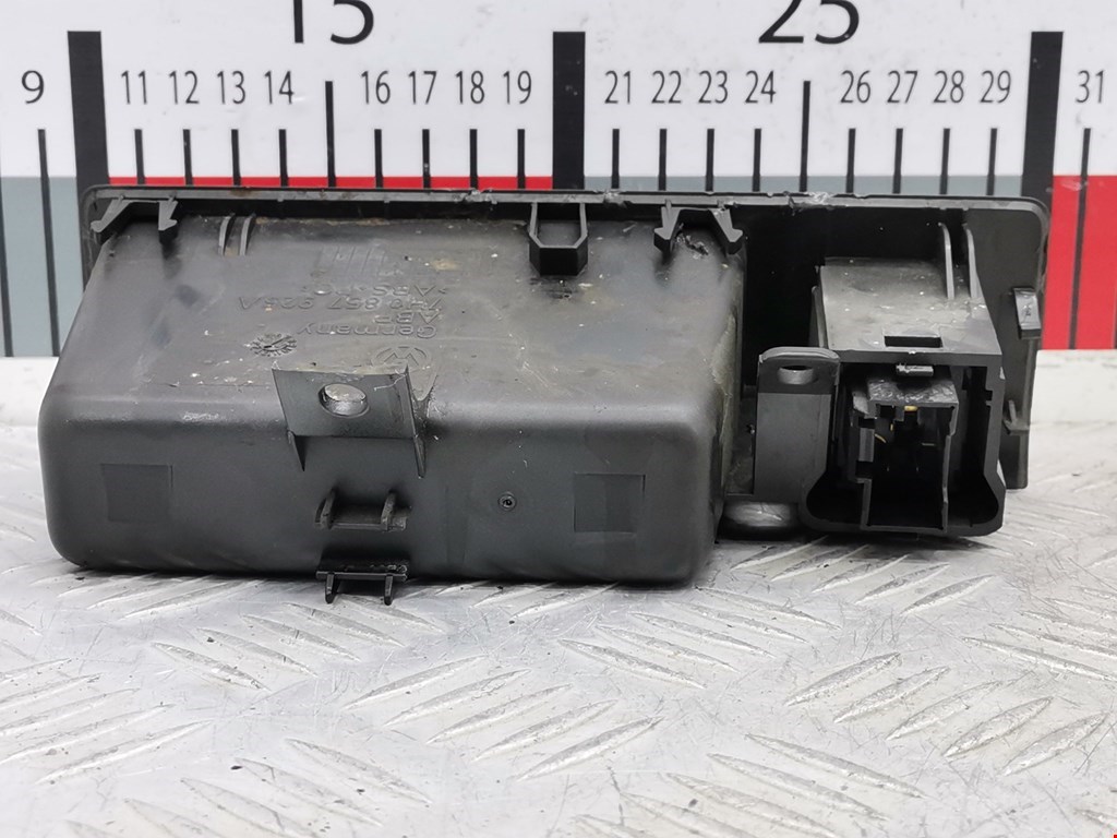 Кнопка аварийной сигнализации (аварийки) VOLKSWAGEN Transporter T5 2003-2015