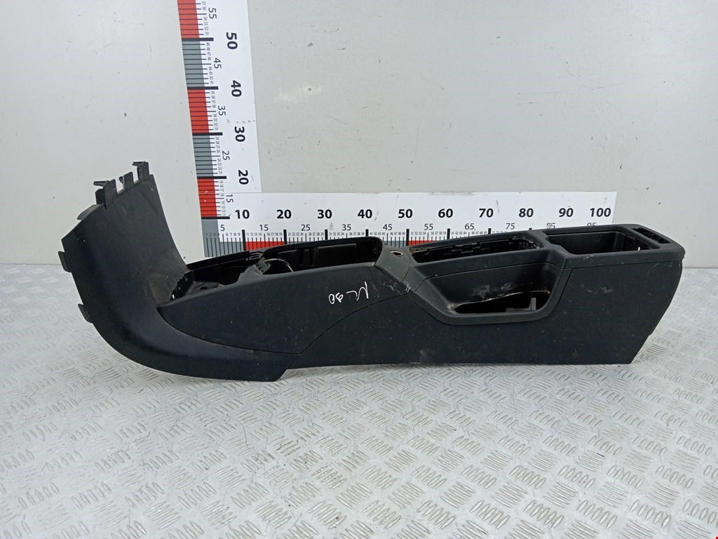Консоль VOLVO C30 2006-2013