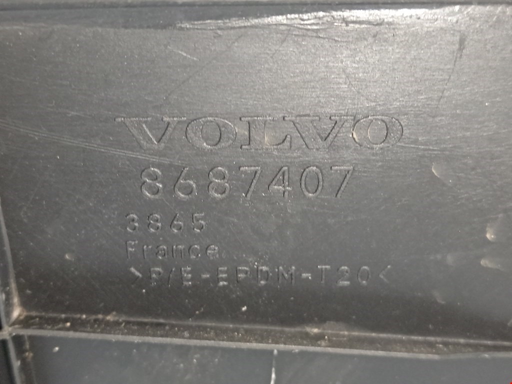 Консоль VOLVO C30 2006-2013