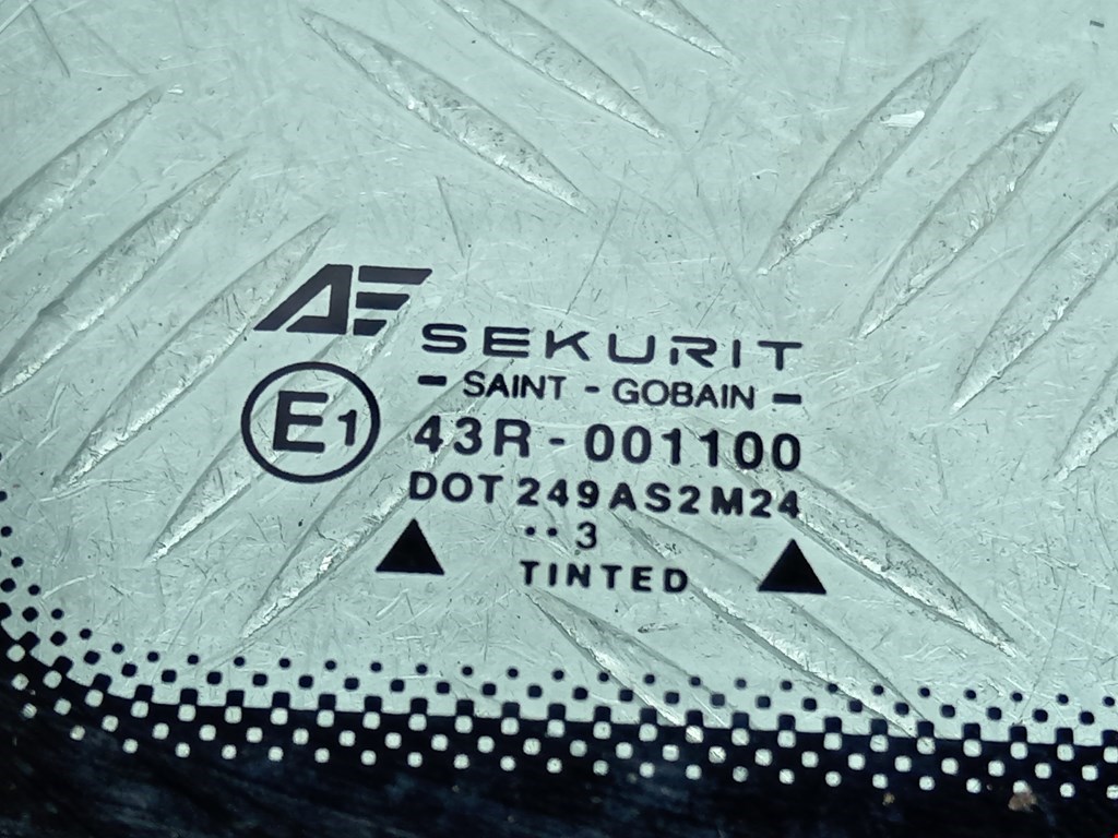 Стекло кузовное глухое правое SEAT Alhambra 1996-2010