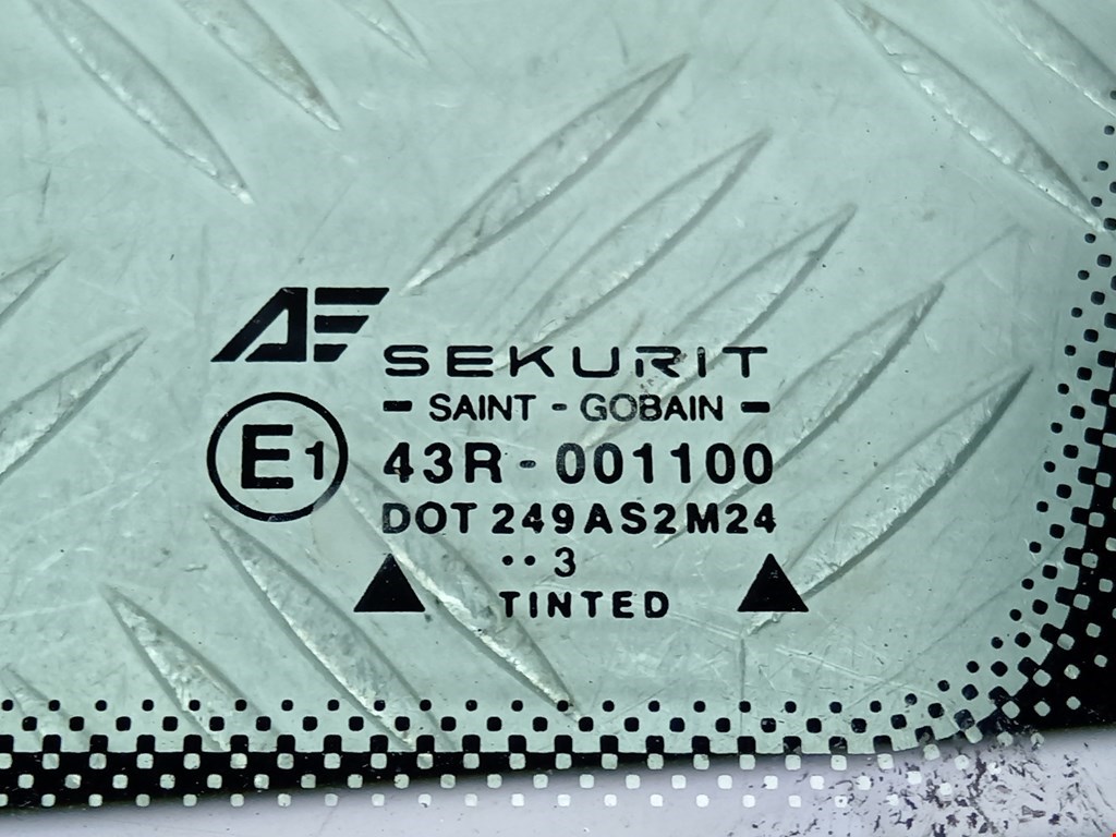 Стекло кузовное глухое левое SEAT Alhambra 1996-2010