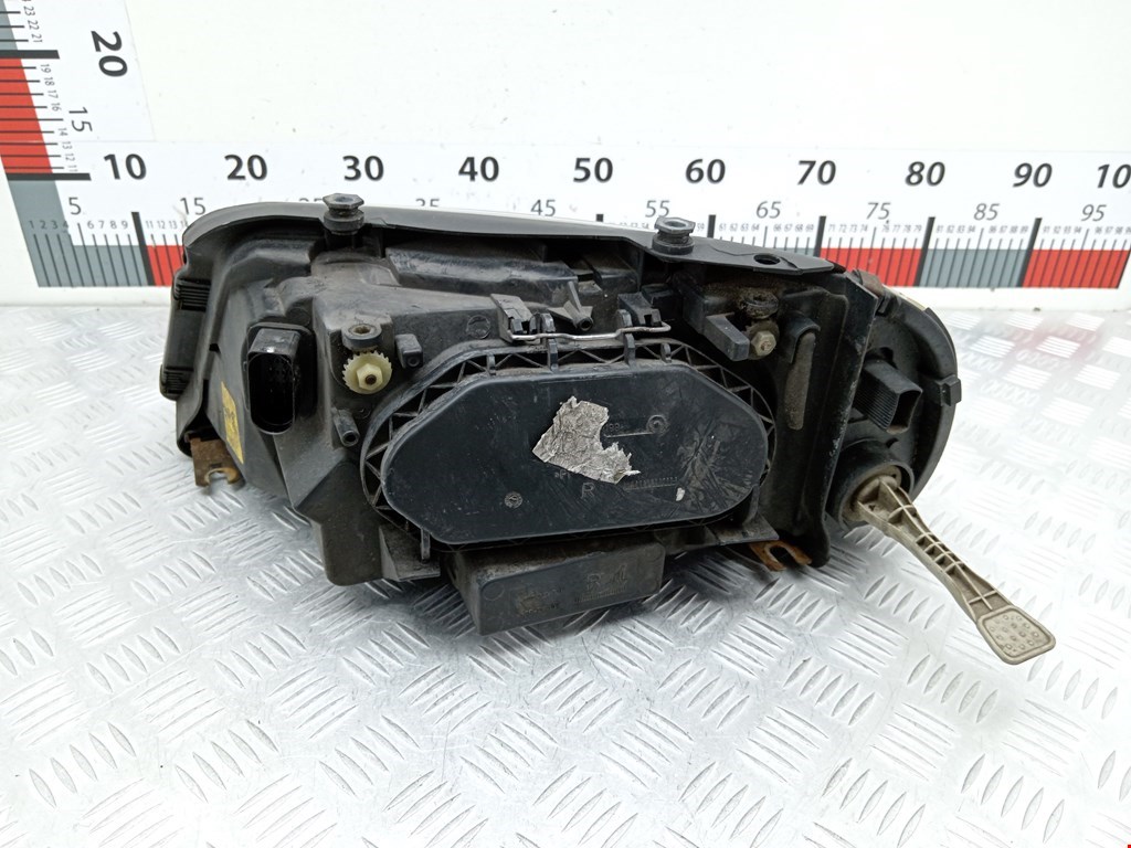 Фара правая SEAT Alhambra 1996-2010