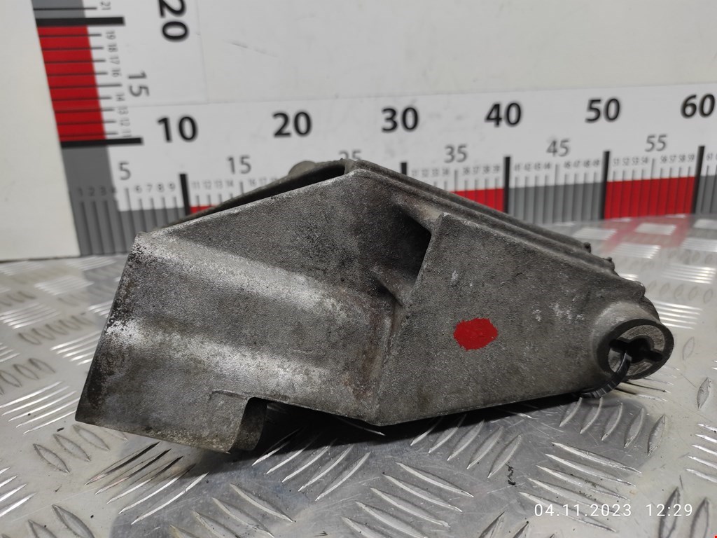 Кронштейн (крепление лапа) двигателя Alfa Romeo 147 (937) (2000-2010)