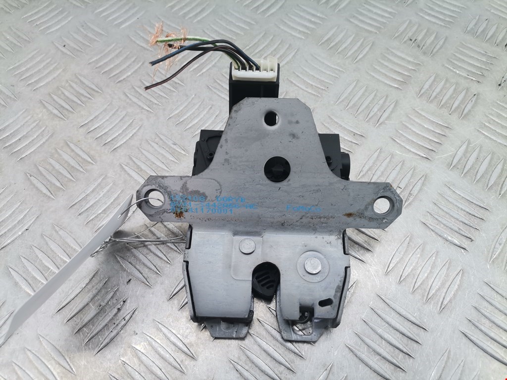 Замок багажника (крышки двери) FORD Kuga 2008-2012