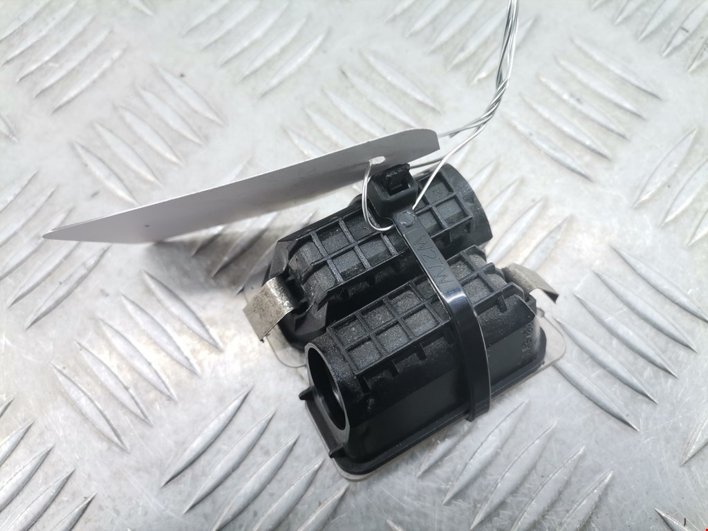 Фонарь подсветки номера FORD Kuga 2008-2012