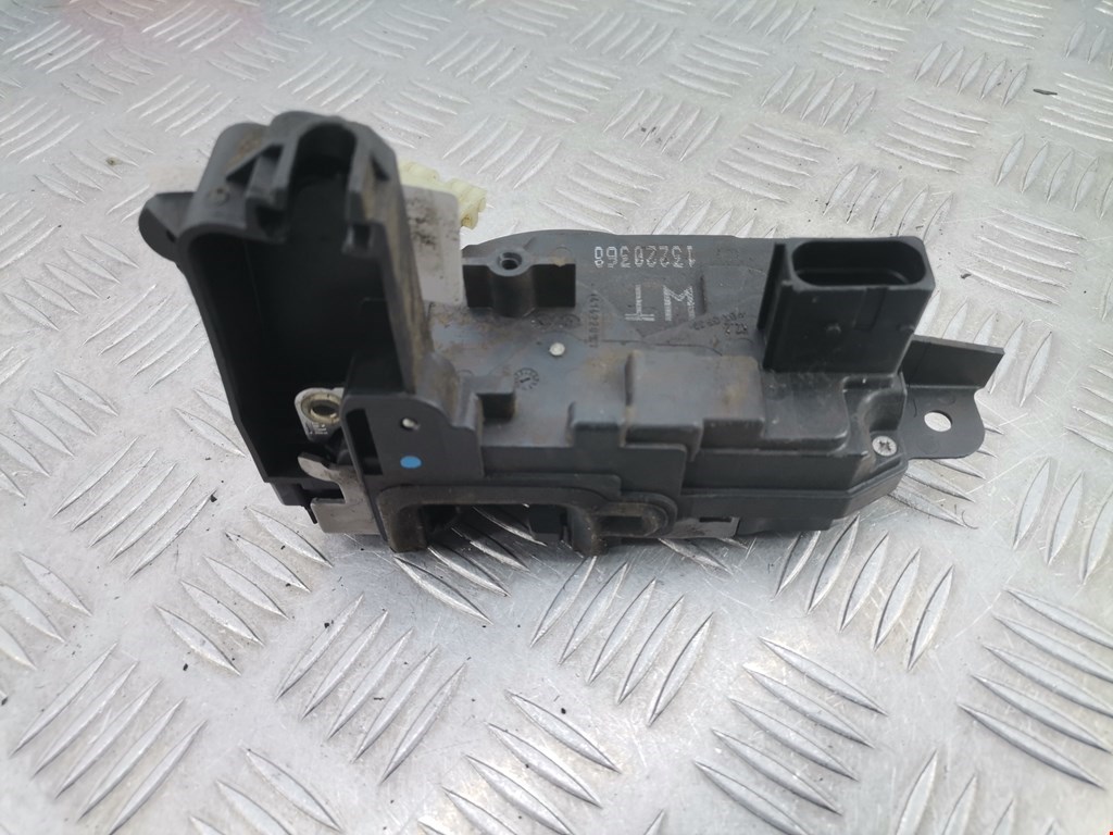 Замок двери передней правой OPEL Astra H/Family 2004-2015