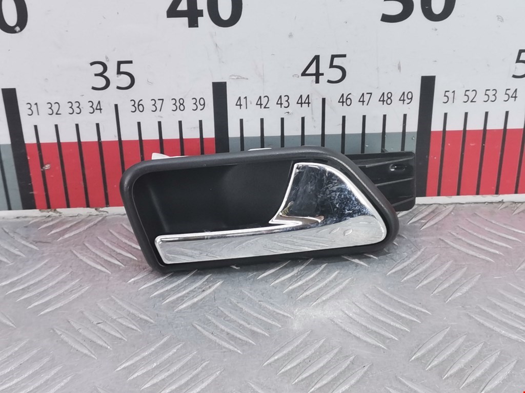 Ручка дверная задняя внутренняя правая VOLKSWAGEN Touran 2003-2010