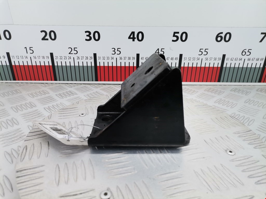 Кронштейн (крепление лапа) двигателя Nissan Navara (D22) (1998-2007)