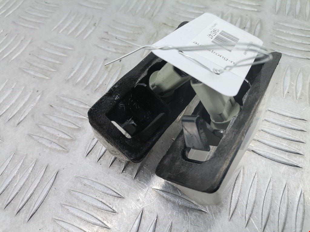 Фонарь подсветки номера TOYOTA Prius III XW30 2009-2015