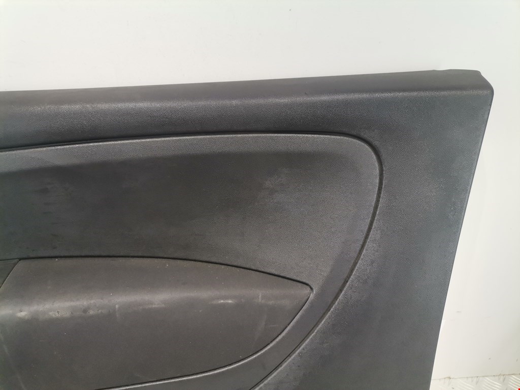 Обшивка двери передняя правая FIAT Grande Punto 2005-2009