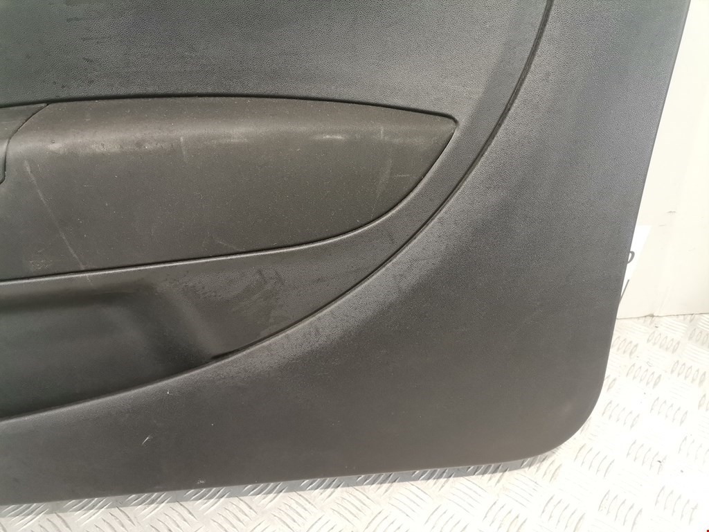 Обшивка двери передняя правая FIAT Grande Punto 2005-2009