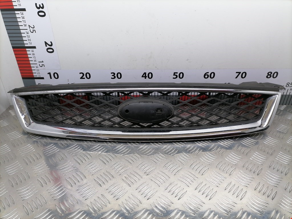 Решетка радиатора FORD Focus II 2005-2011