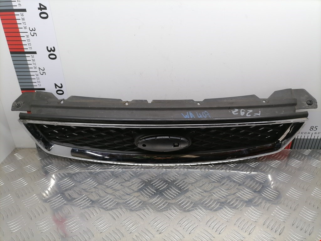 Решетка радиатора FORD Focus II 2005-2011