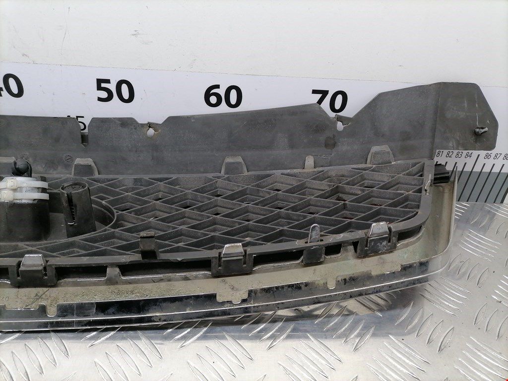 Решетка радиатора FORD Focus II 2005-2011