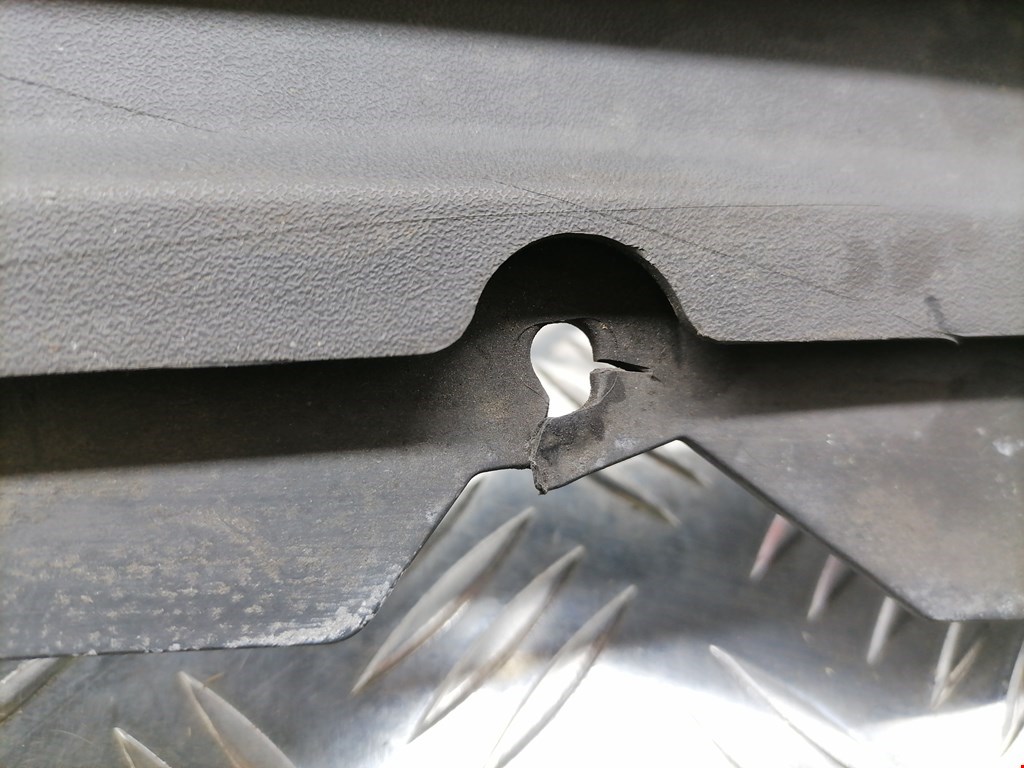 Решетка радиатора FORD Focus II 2005-2011