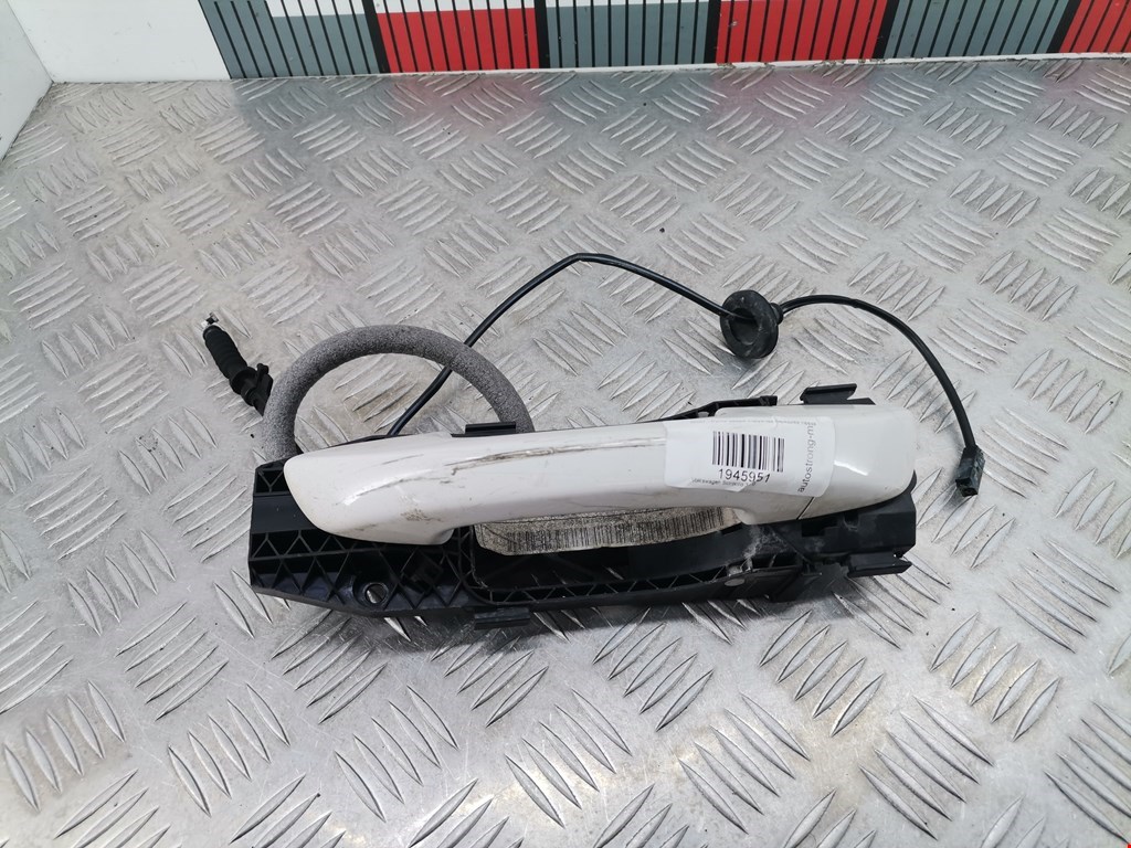 Ручка двери передней наружная левая VOLKSWAGEN Scirocco III 2008-2017