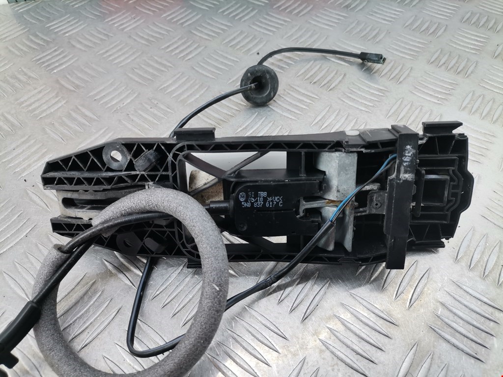 Ручка двери передней наружная левая VOLKSWAGEN Scirocco III 2008-2017