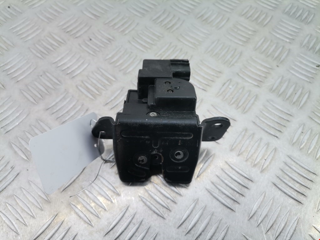 Замок багажника (крышки двери) KIA Sorento 2009-2021