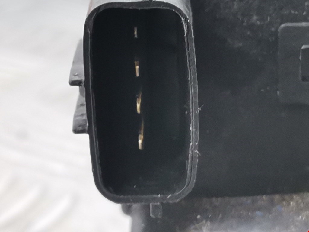 Замок багажника (крышки двери) KIA Sorento 2009-2021