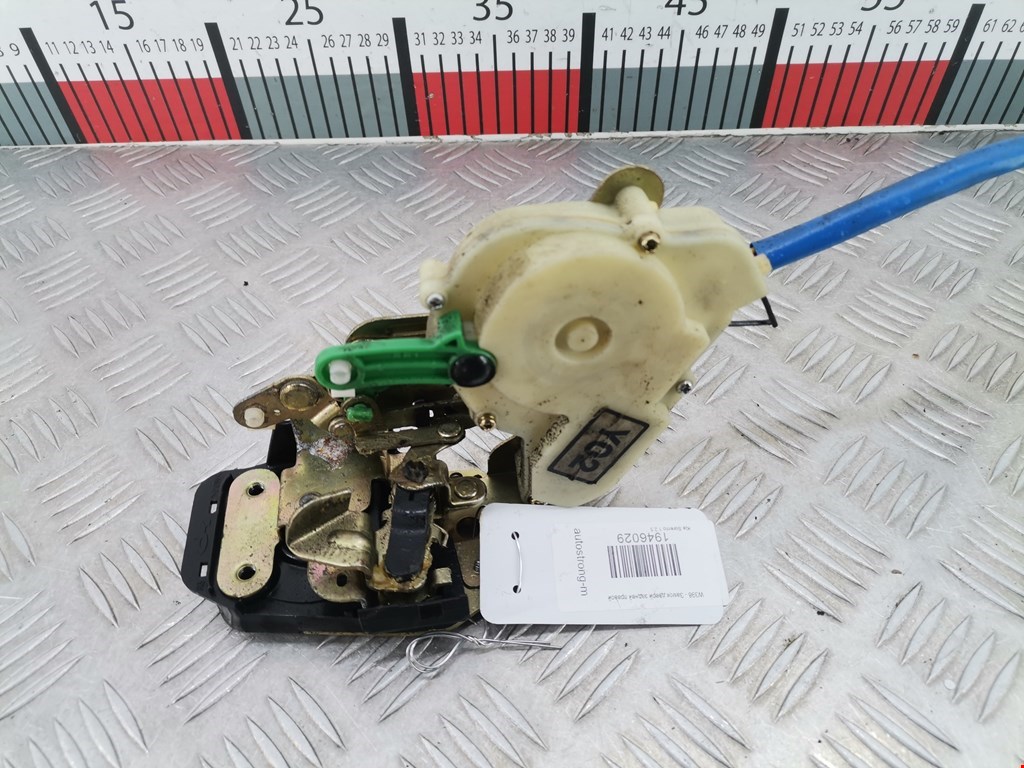 Замок двери задней правой KIA Sorento 2002-2009