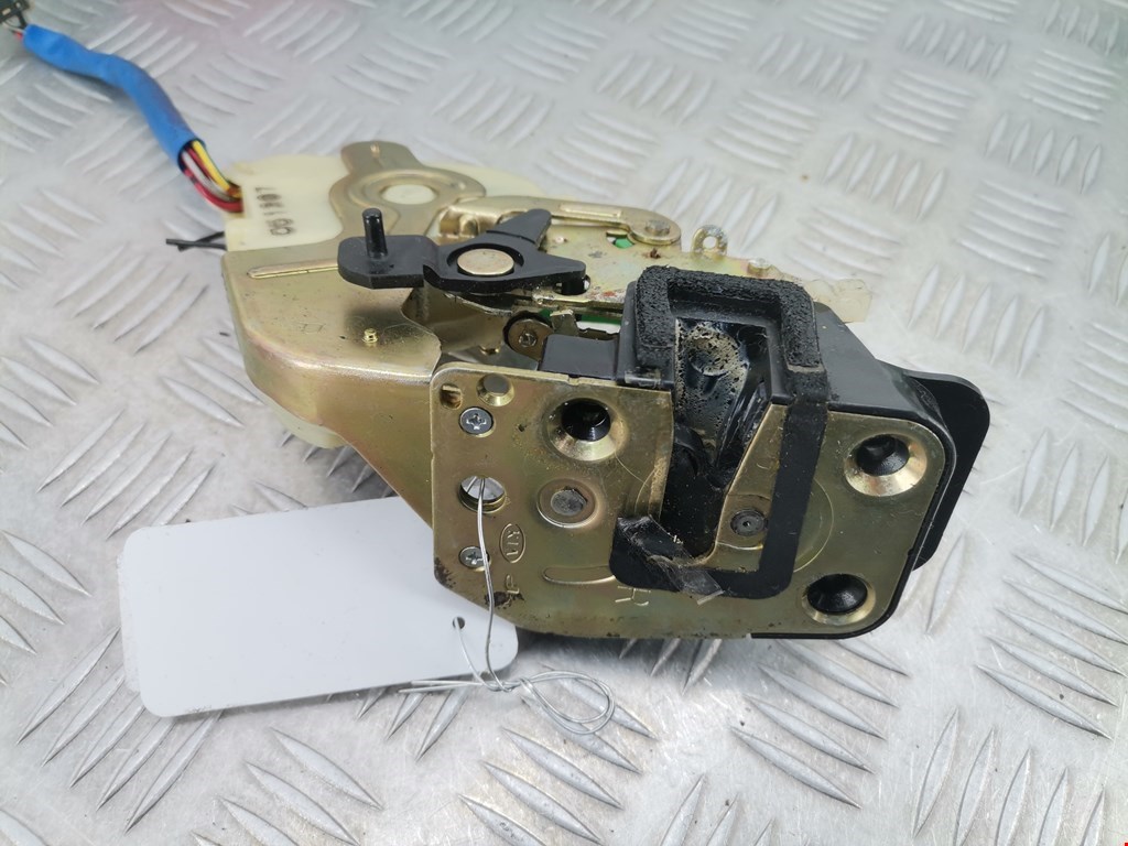 Замок двери задней правой KIA Sorento 2002-2009