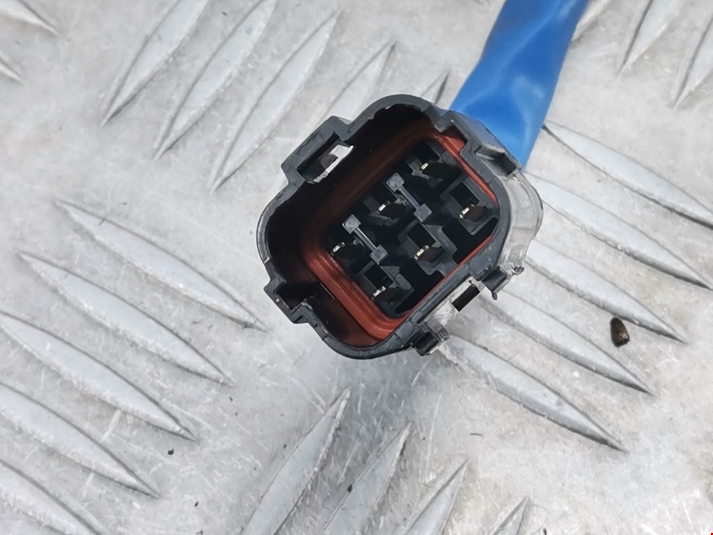 Замок двери задней правой KIA Sorento 2002-2009