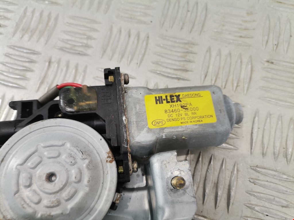 Стеклоподъемник задний правый KIA Sorento 2002-2009