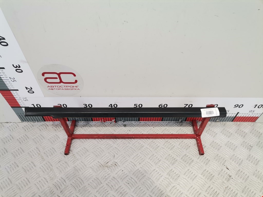 Накладка декоративная (молдинг) стекла двери задней правой Kia Sorento 1 (BL) (2002-2011)