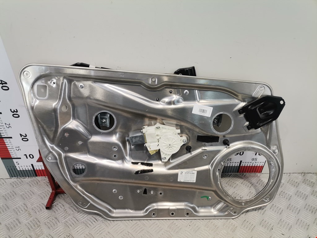 Стеклоподъемник передний левый MERCEDES-BENZ C-Class C-klasse W204 2007-2015