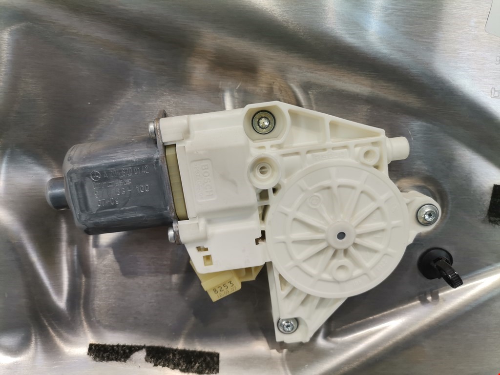 Стеклоподъемник передний левый MERCEDES-BENZ C-Class C-klasse W204 2007-2015