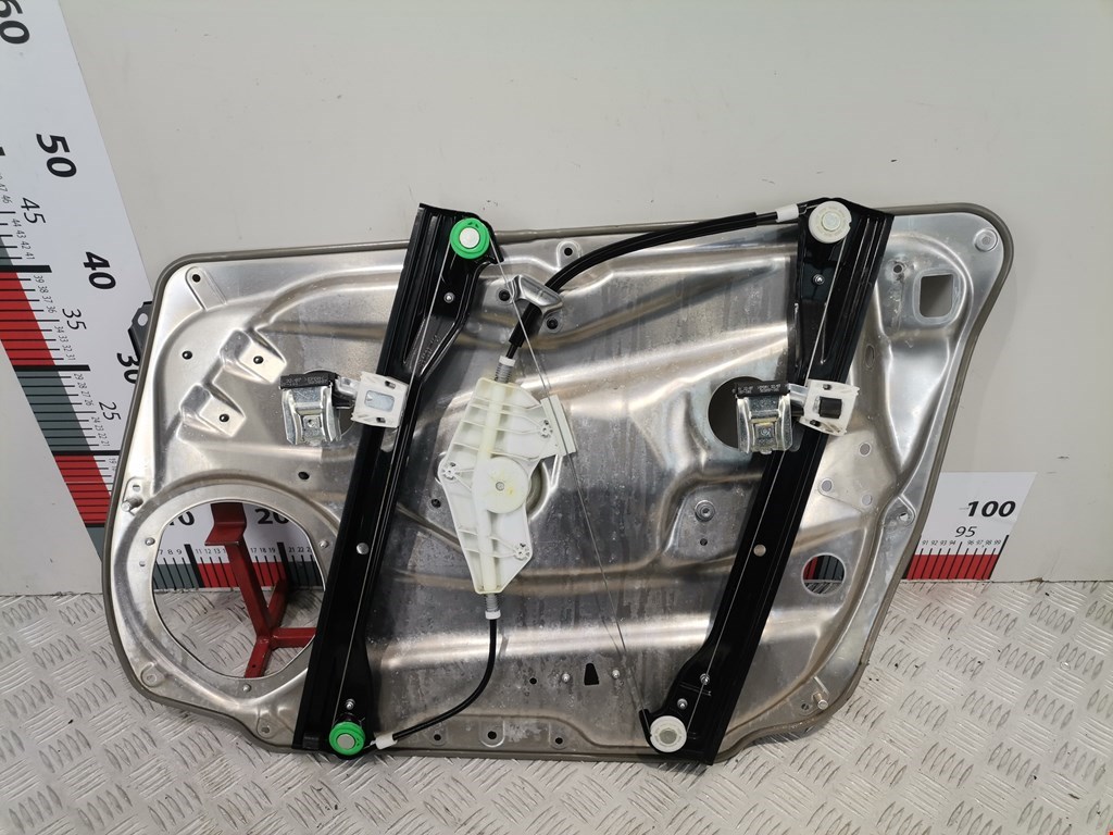 Стеклоподъемник передний левый MERCEDES-BENZ C-Class C-klasse W204 2007-2015