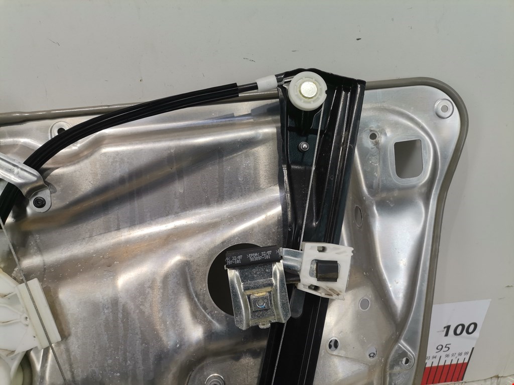 Стеклоподъемник передний левый MERCEDES-BENZ C-Class C-klasse W204 2007-2015