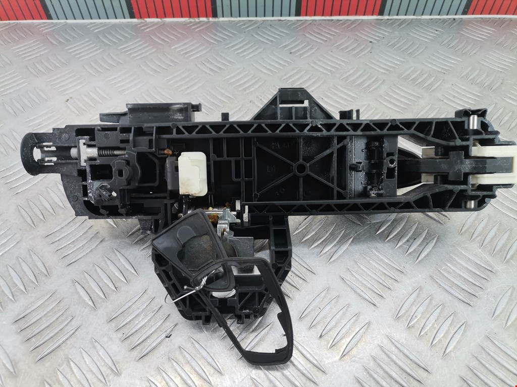 Ручка двери передней наружная левая MERCEDES-BENZ C-Class C-klasse W204 2007-2015