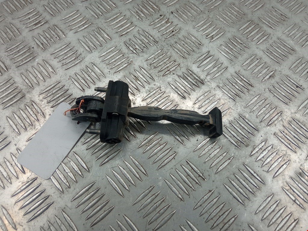 Ограничитель открывания двери Ford Fiesta 6 (2008-2019)