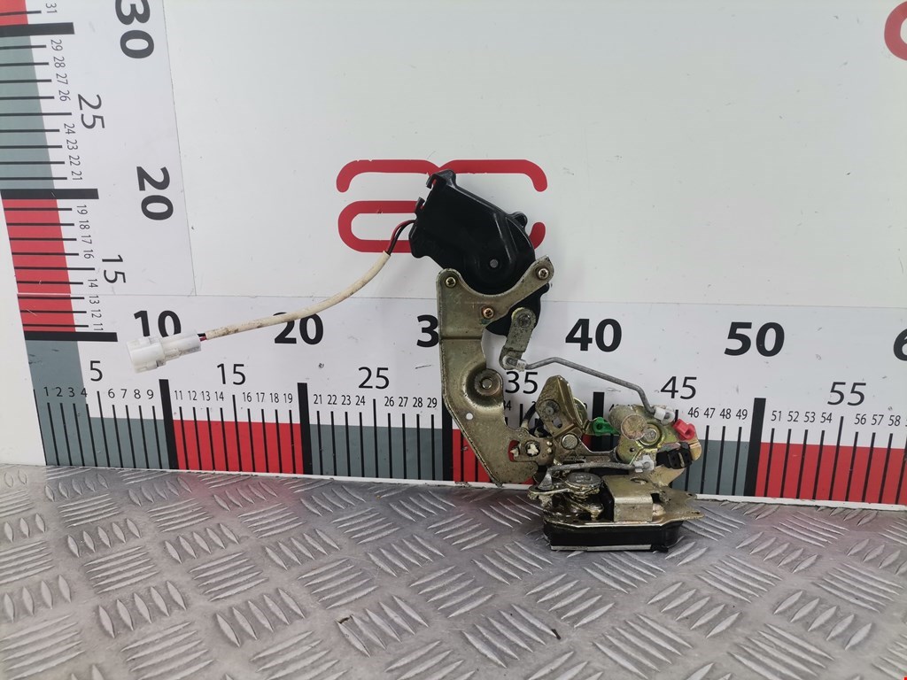 Замок двери задней левой SUZUKI Swift 1989-2003