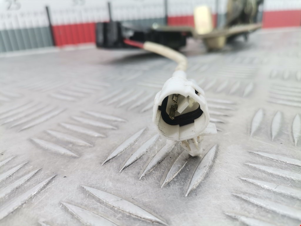 Замок двери задней левой SUZUKI Swift 1989-2003