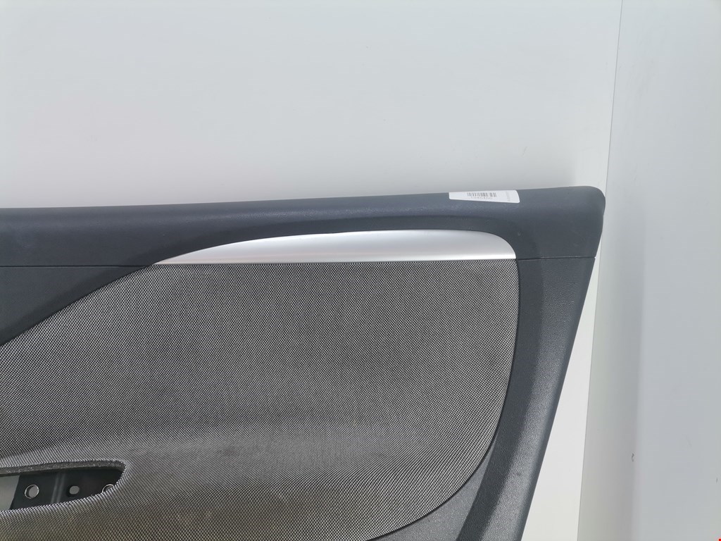 Обшивка двери передняя правая FIAT Grande Punto 2005-2009