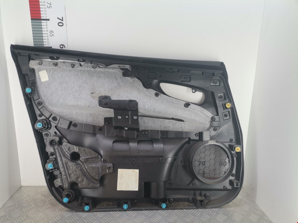 Обшивка двери передняя правая FIAT Grande Punto 2005-2009