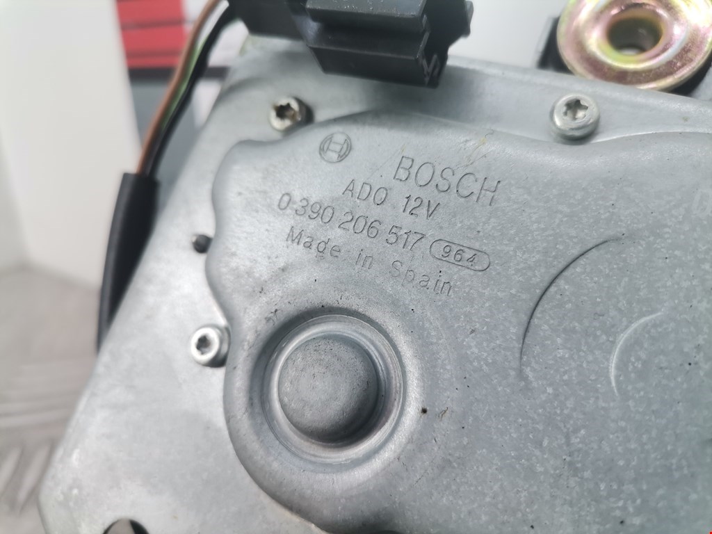 Моторчик стеклоочистителя задний MITSUBISHI Carisma 1995-1999