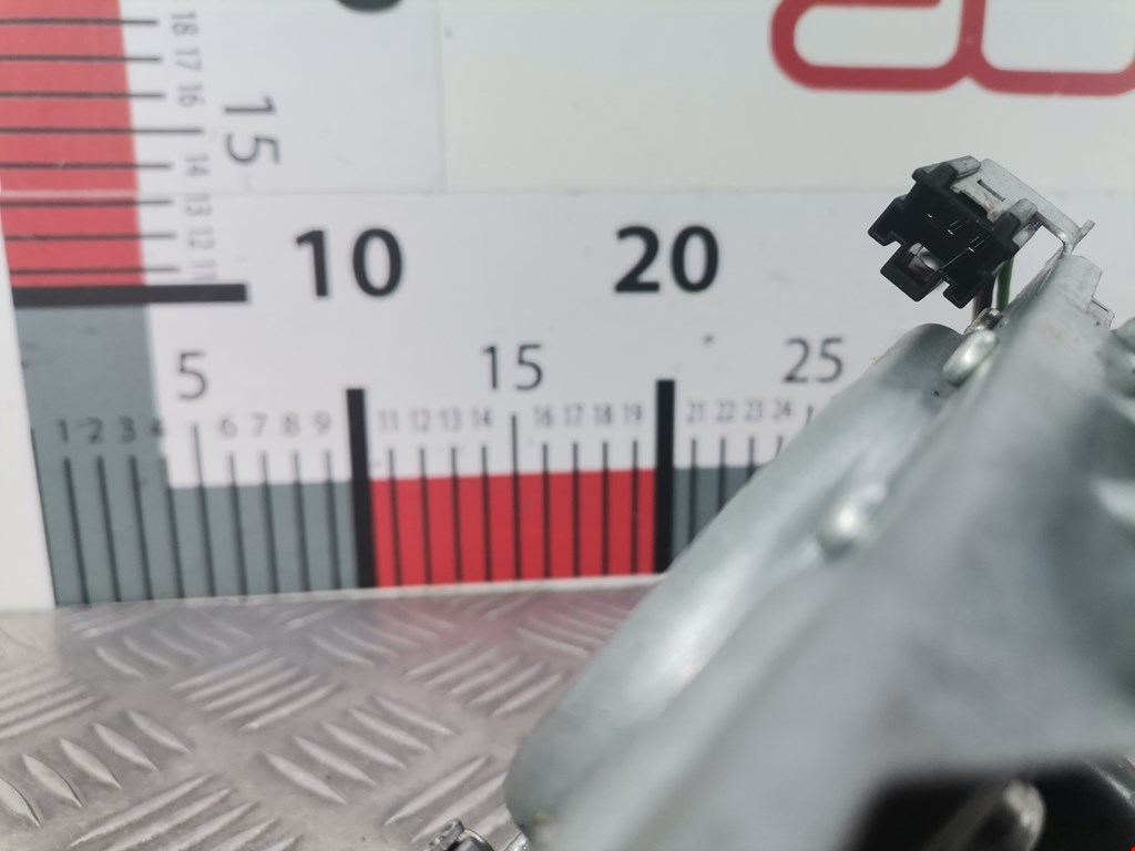 Моторчик стеклоочистителя задний MITSUBISHI Carisma 1995-1999