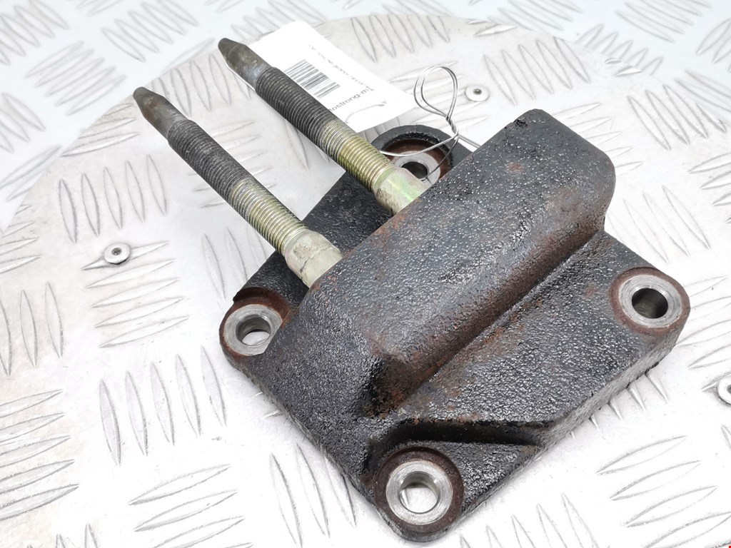 Кронштейн (крепление лапа) двигателя Honda CR-V 2 (2001-2006)