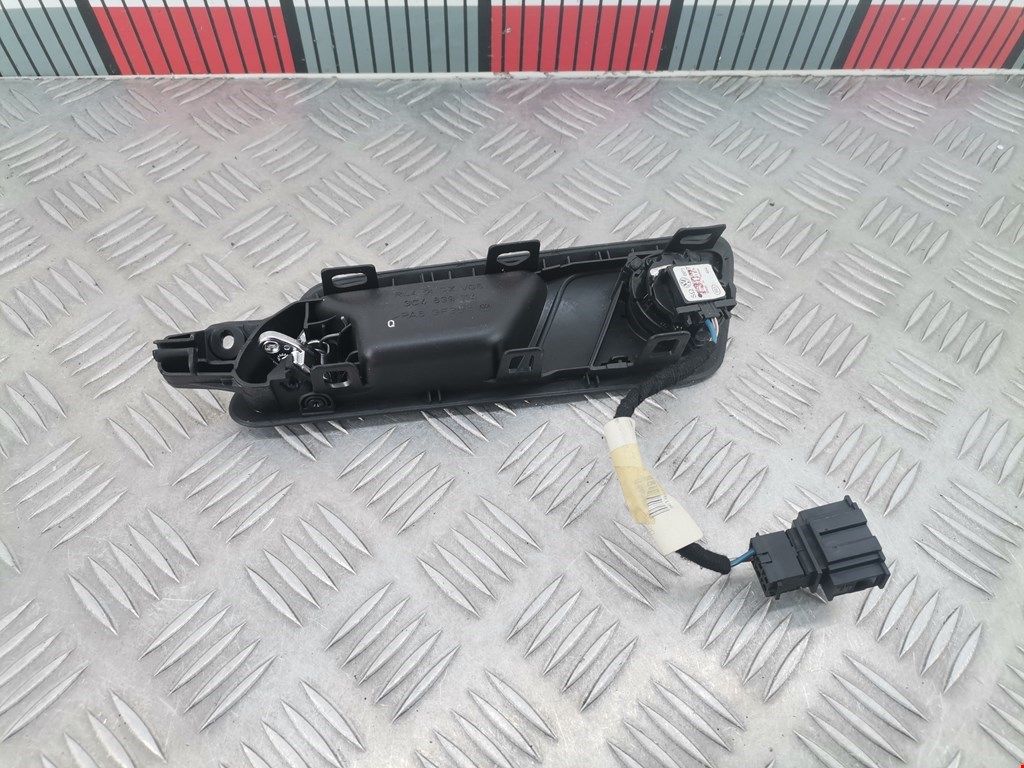Ручка дверная задняя внутренняя правая VOLKSWAGEN Passat B6 2005-2011